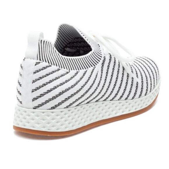 NWT/B J/Slides OPY Urban Sport Sneaker White-Black Women's 6M - Picture 3 of 10